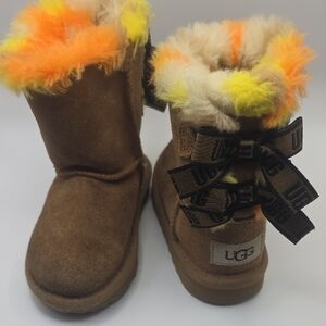 UGG BAILEY BOW PLAID PUNK CHESTNUT SUEDE BOOTS SIZE 8 Toddler